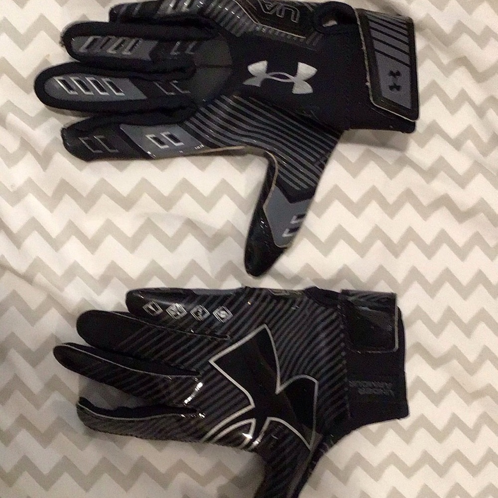 UA F9 Nitro Pee Wee Gloves